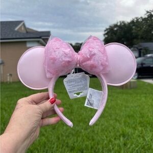 Disney Parks Pink Faux Leather Minnie Bow Ear Headband NWT RARE 2025